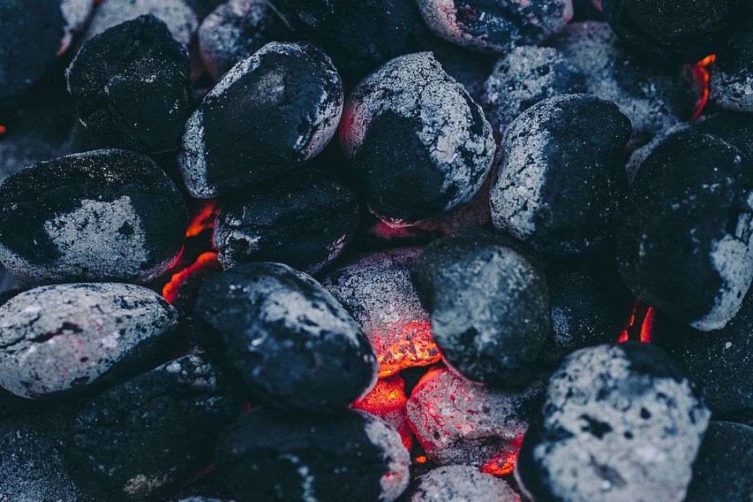 Как выбрать уголь для шашлыка?